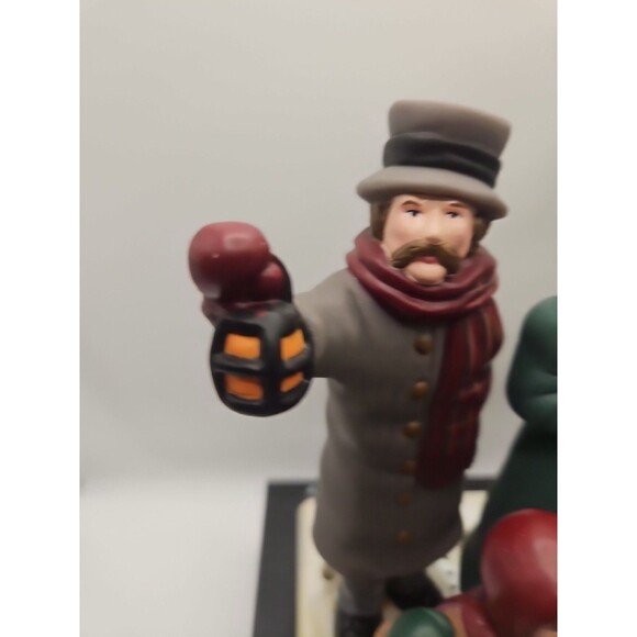Vintage Christmas Lighted Carolers Musical Holiday Scene Figure 11" - Picture 7 of 16